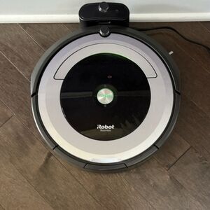 iRobot Roomba Vacuum Cleaner - Black and Gray